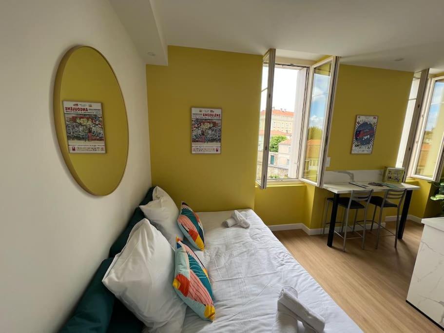 Superbe Studio Centre Ville * Clim * Wifi * Haut De Gamme * Angoulême Eksteriør billede